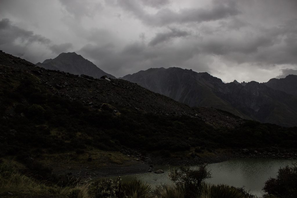 Wanderungen im Mount Cook Nationalpark, Aoraki, Südinsel Neuseeland, Wanderung zum Tasman Glacier View mit viel Regen, Blitz und Donner im alpinen Gelände, morgen nochmal versuchen