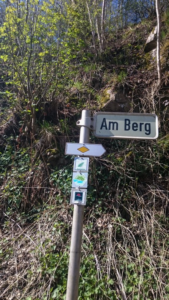 Seensteig Etappe 5, Wegweiser Schild Beginn der 5. Etappe des Seensteigs