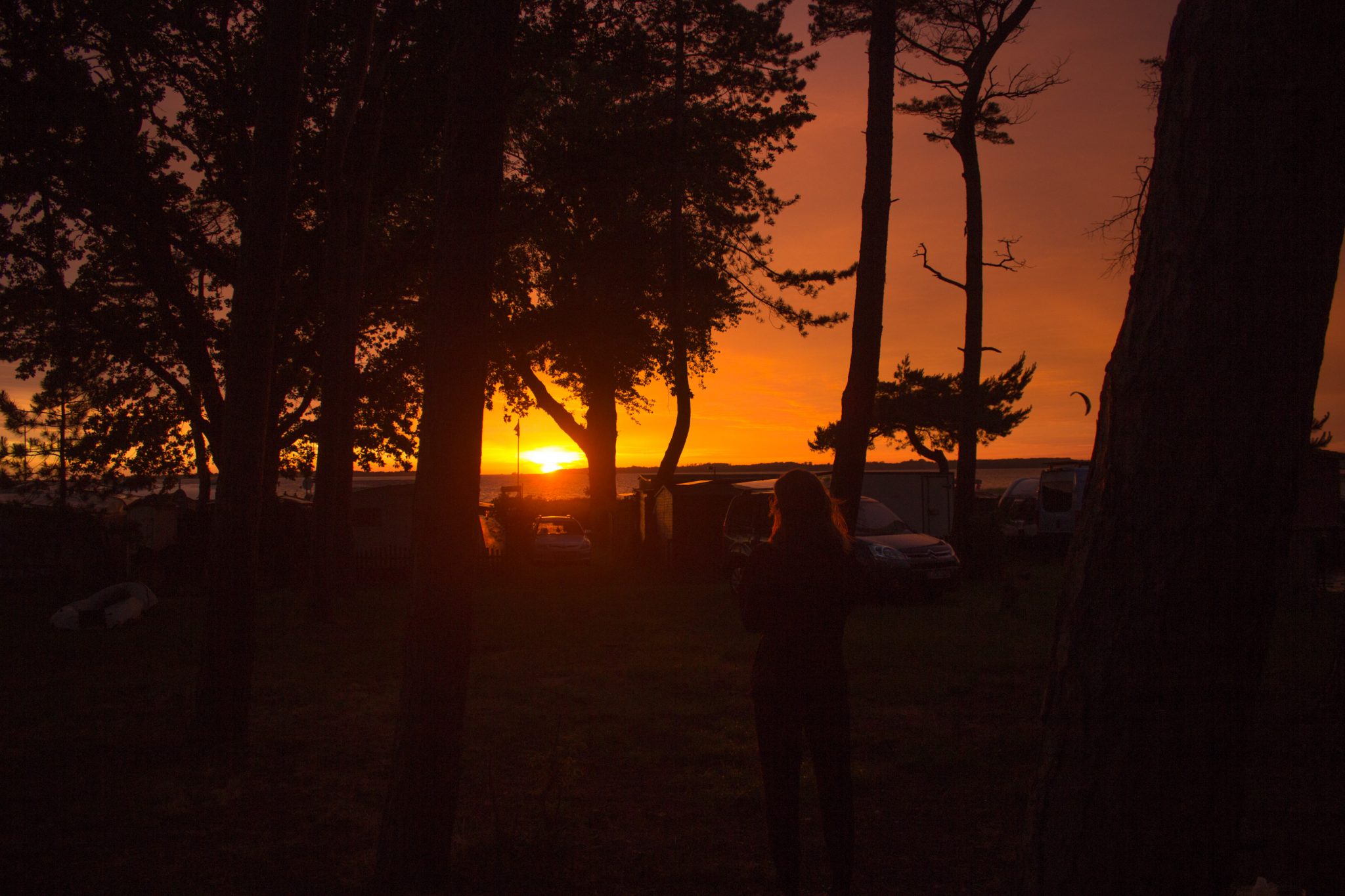 Wandern an der Ostsee von Wismar zum Salzhaff auf dem E9 Fernwanderweg, nach langer 1. Etappe endlich das Salzhaff erreicht, traumhafter Sonnenuntergang vom Campingplatz beim Salzhaff