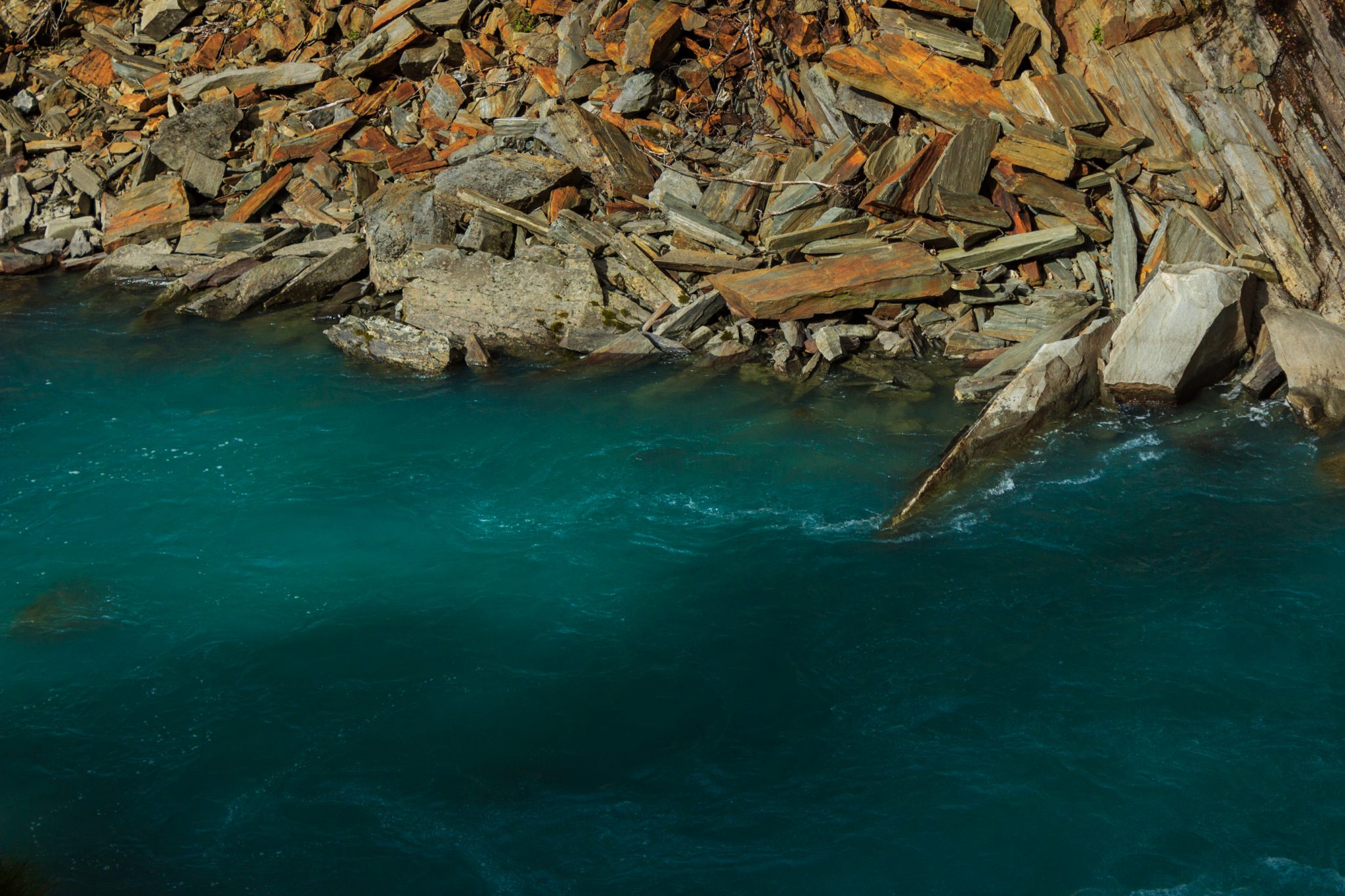 Traumhafte Talwanderung bei der Sognefjellet Road im Morkridsdalen beim Ort Skjolden, Rundwanderung Liane Knivabakkli, Wandern in Norwegen, am türkisblauen Fluss entlang