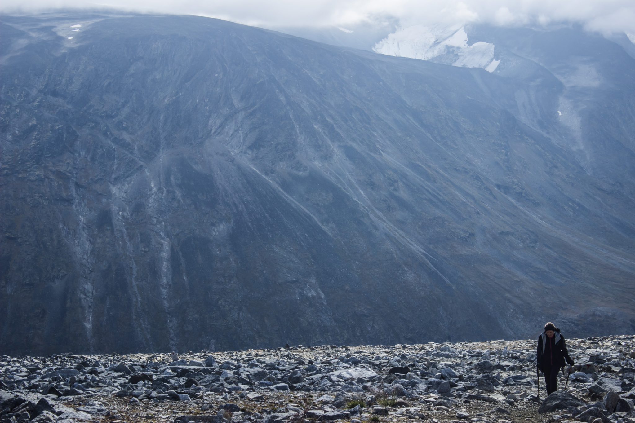 Wanderung auf den höchsten Berg Norwegens - der Galdhøpiggen ab Spiterstulen im Jotunheimen Nationalpark, auch höchster Berg Skandinaviens und Nordeuropas mit 2469 Höhenmetern, Blick auf den Wanderweg auf den Galdhøpiggen