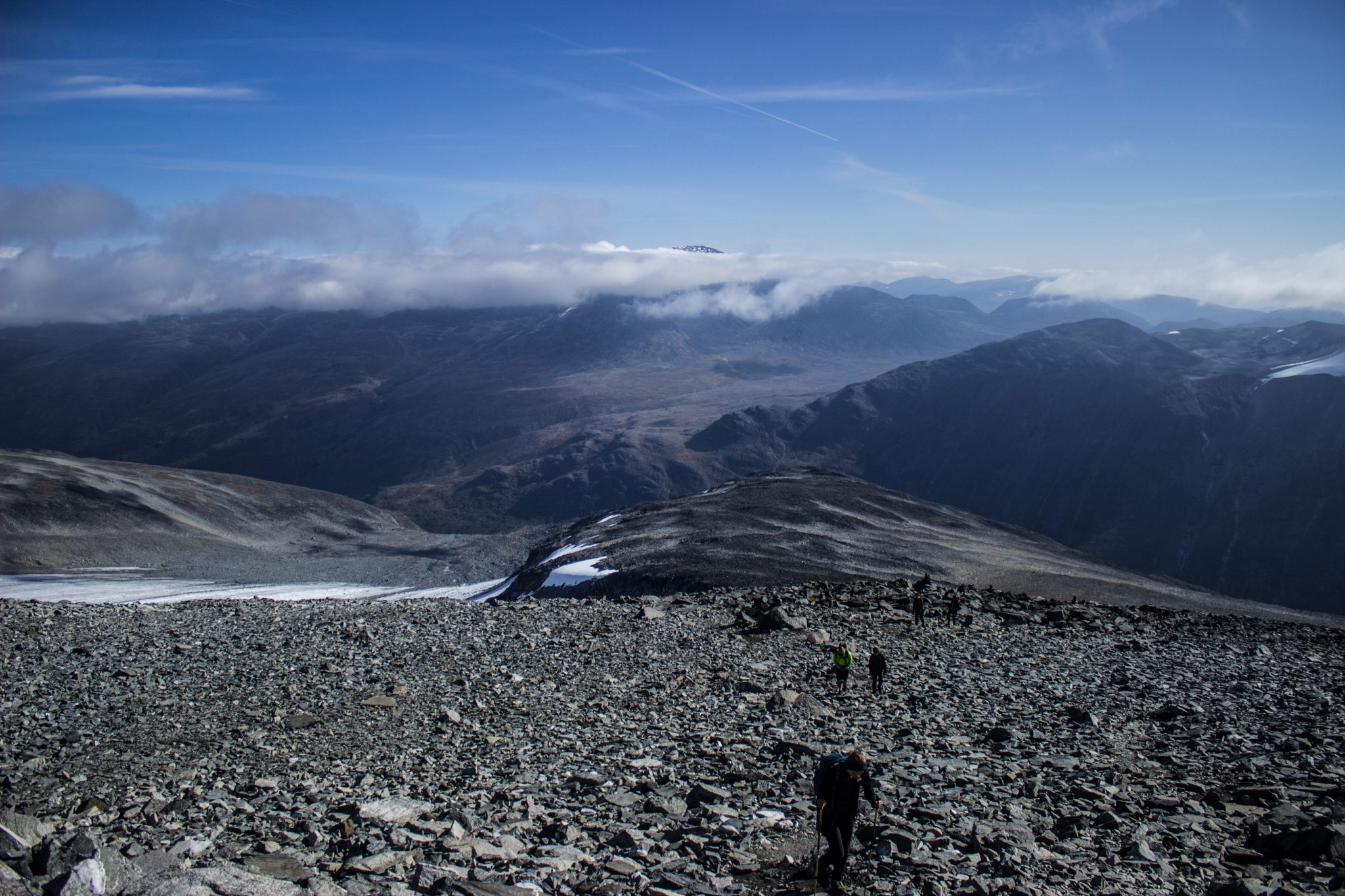 Wanderung auf den höchsten Berg Norwegens - der Galdhøpiggen ab Spiterstulen im Jotunheimen Nationalpark, auch höchster Berg Skandinaviens und Nordeuropas mit 2469 Höhenmetern, Blick auf den Wanderweg auf den Galdhøpiggen