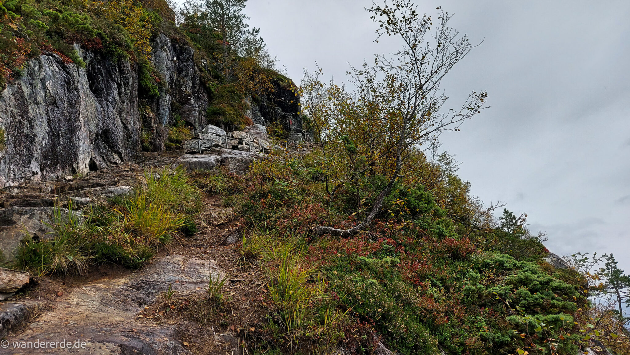 Wanderung auf den Nesaksla in Åndalsnes, Wandern in Norwegen, meist steiler Wanderweg, Weg ist ausgetreten, sehr beliebte Tour, Aussicht von oben ist grandios