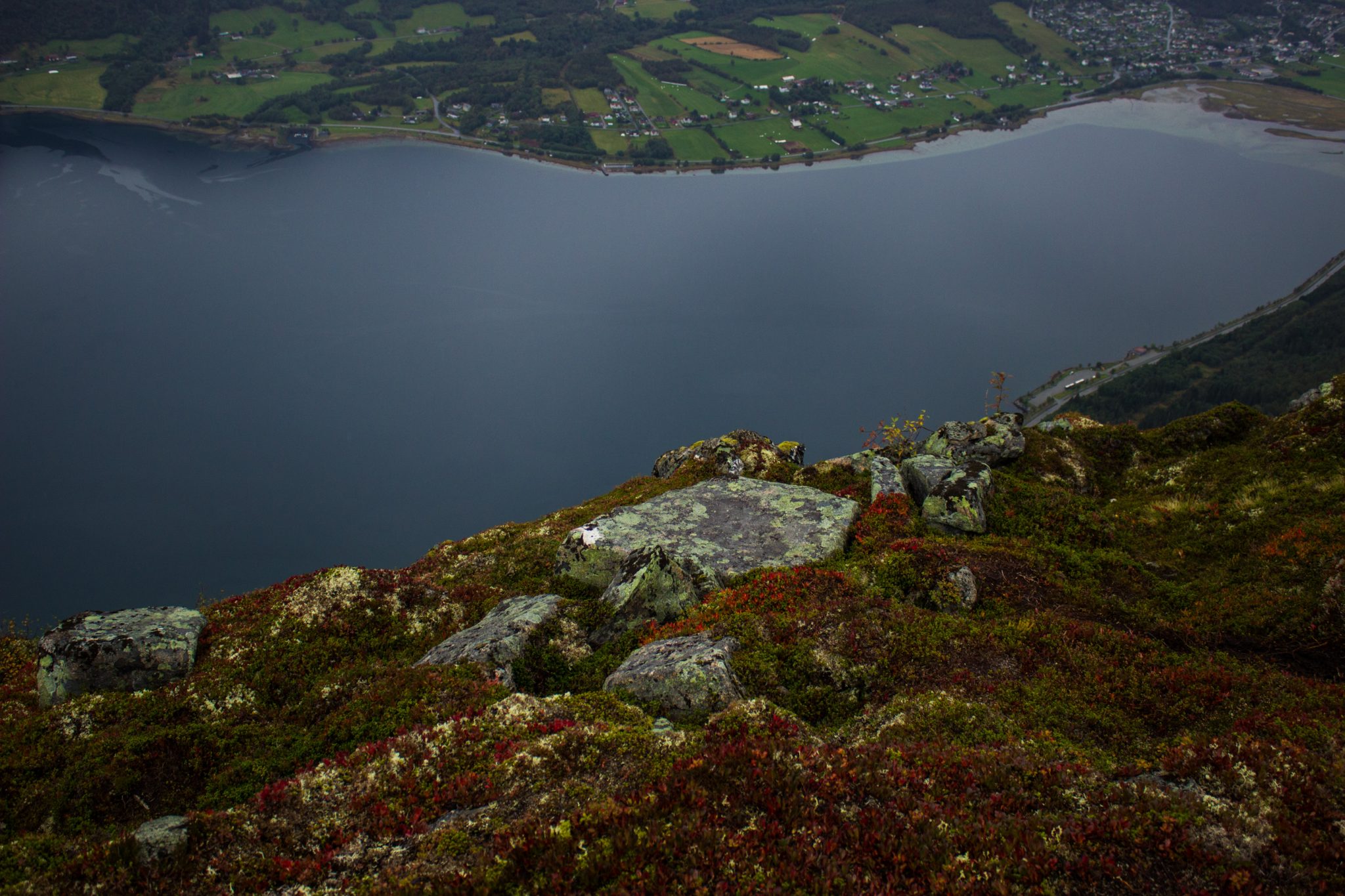 Wanderung auf den Nesaksla in Åndalsnes, Wandern in Norwegen, meist steiler Wanderweg, Weg ist ausgetreten, sehr beliebte Tour, Aussicht von oben ist grandios