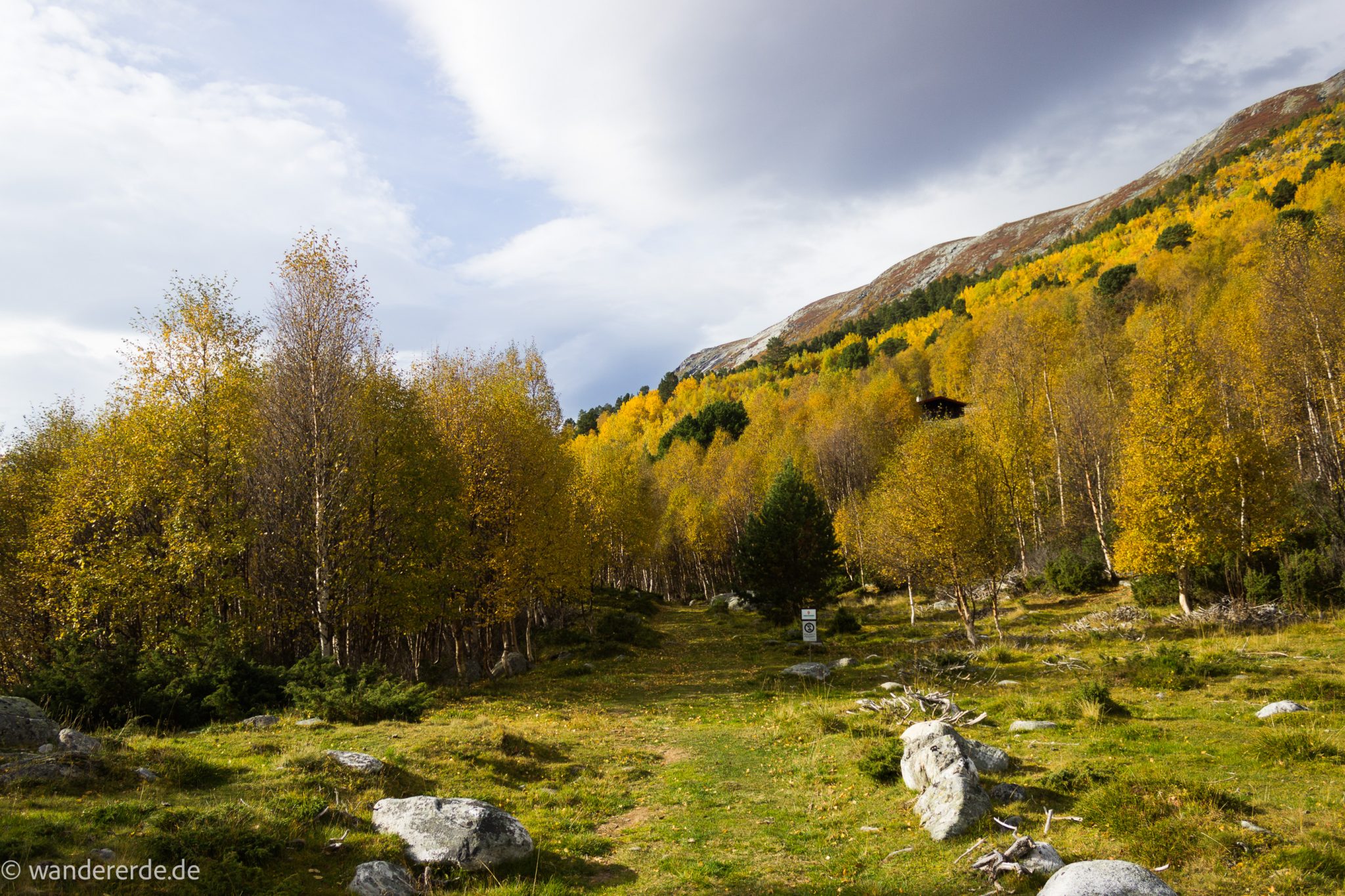 Wandern im herbstlichen Amotsdalen