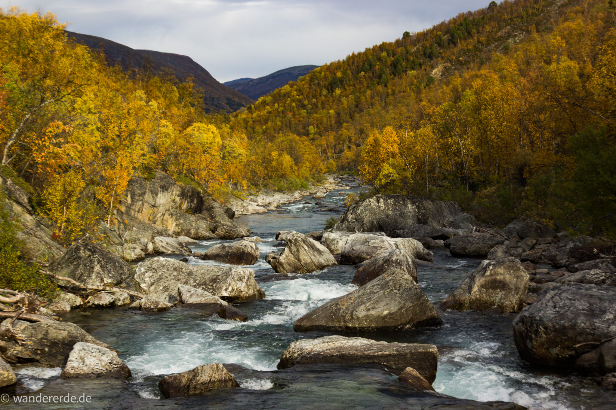 Wandern im herbstlichen Amotsdalen