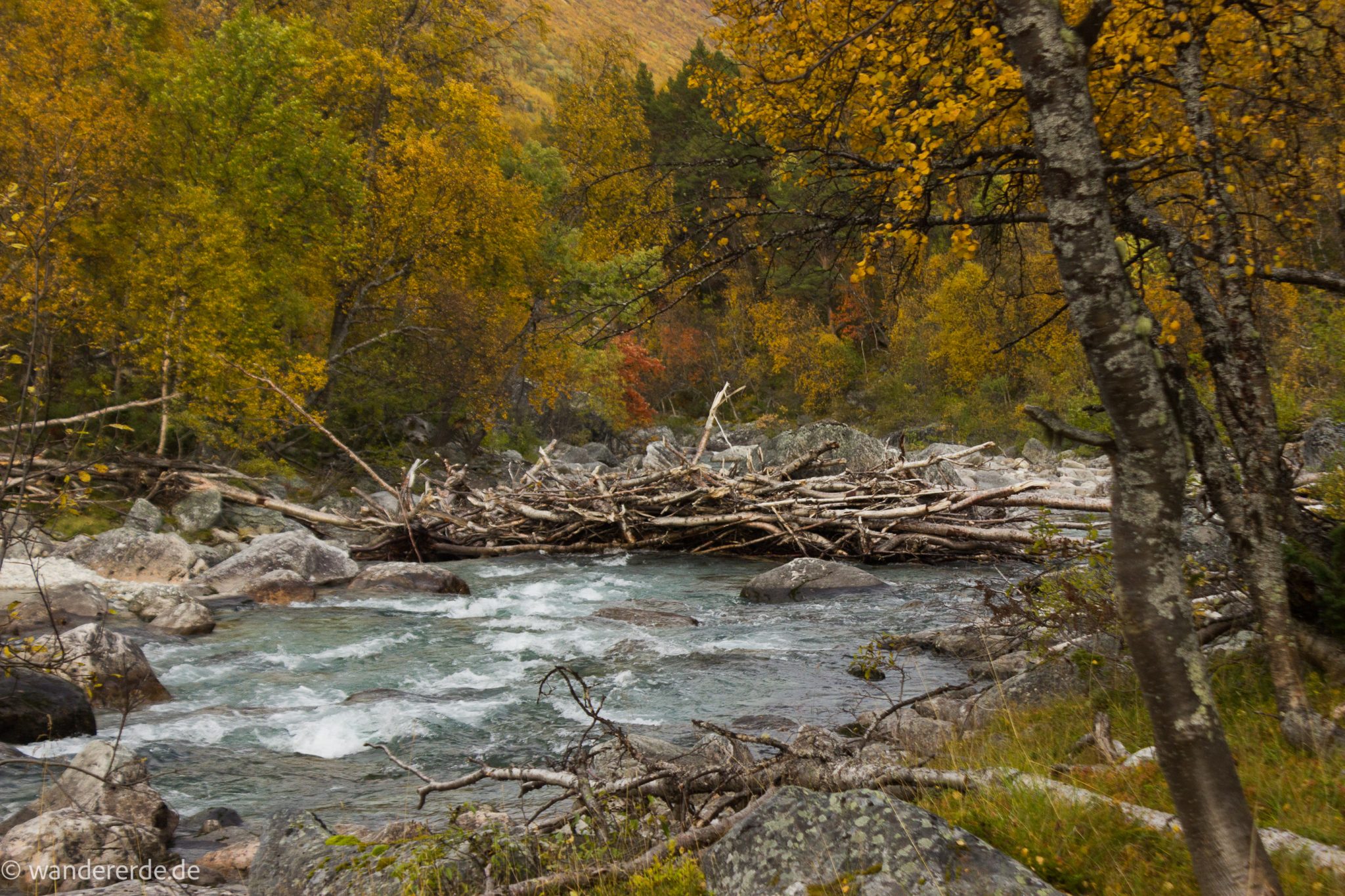 Wandern im herbstlichen Amotsdalen